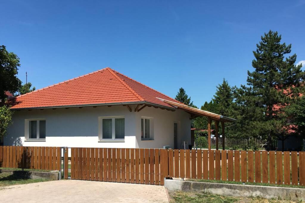 R Cottage Jacuzzival 발라톤페니베스 외부 사진
