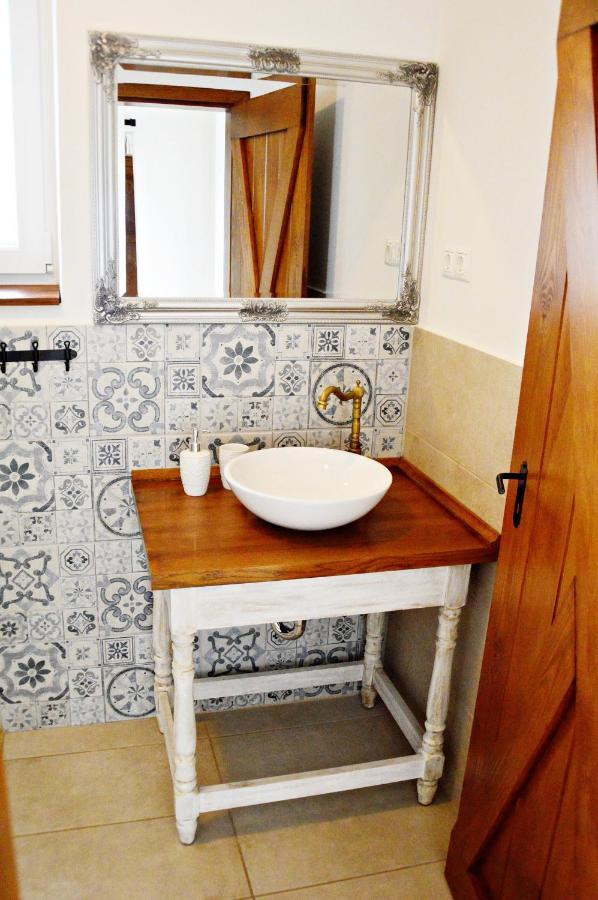 R Cottage Jacuzzival 발라톤페니베스 외부 사진
